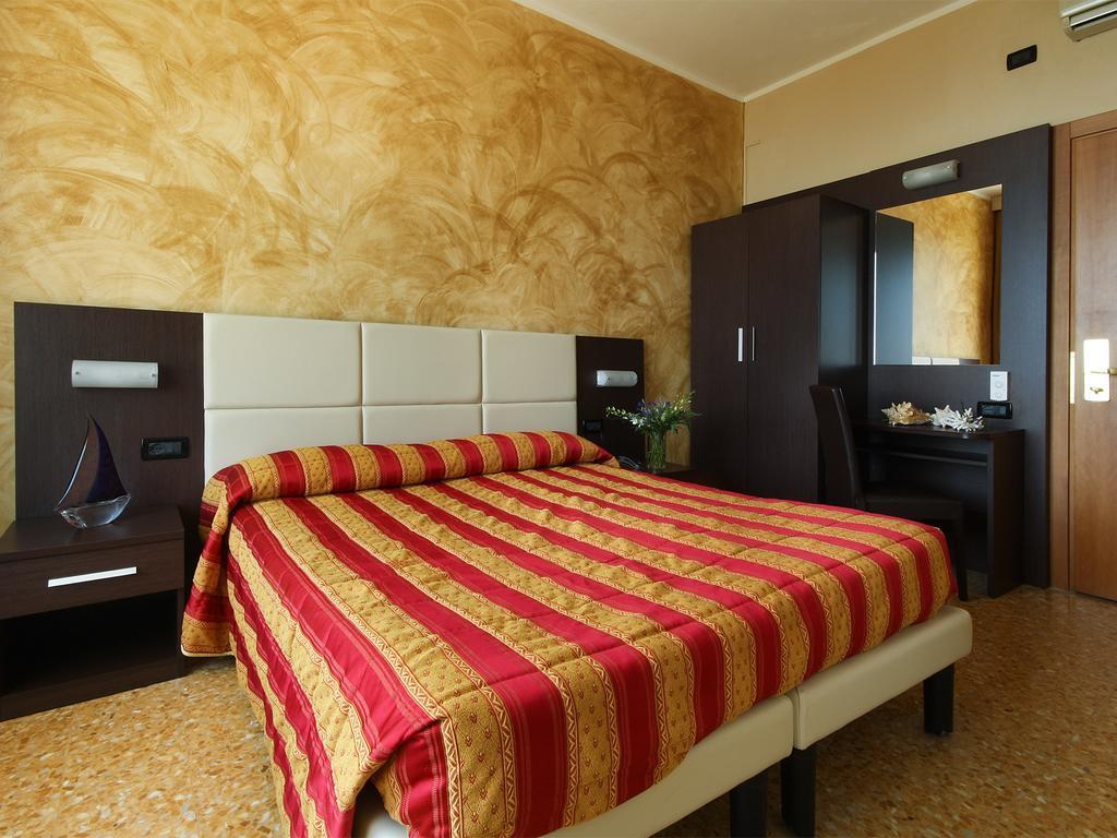 Piccolo Hotel Диано-Марина Экстерьер фото