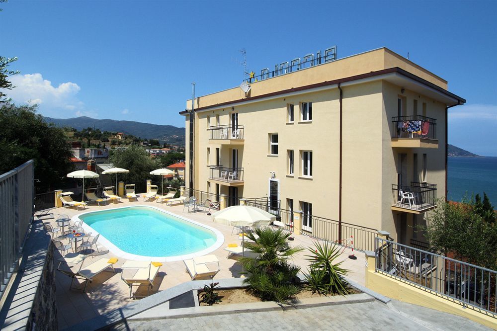 Piccolo Hotel Диано-Марина Экстерьер фото